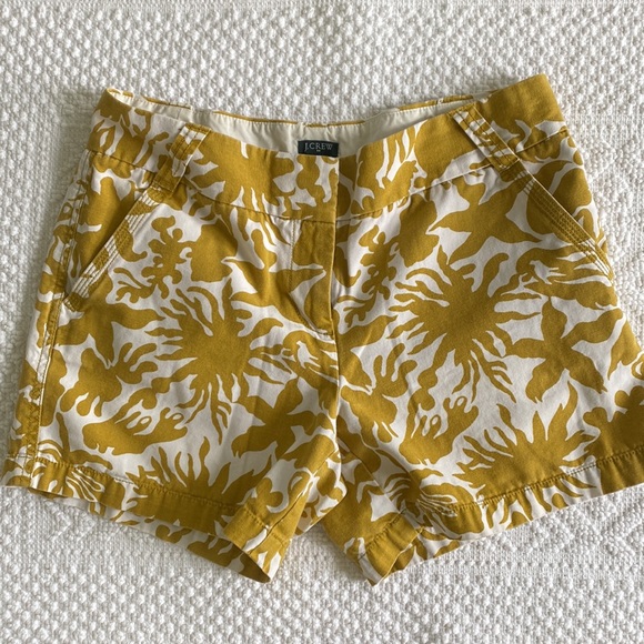 J. Crew City Fit White and Mustard Yellow Pattern Shorts. Size 6 - Picture 8 of 8